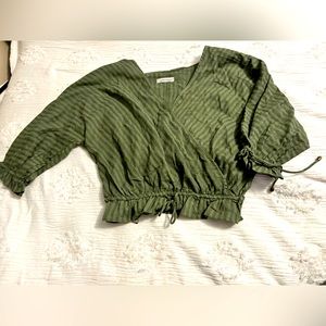 Carole Christian Small Green Crop Top Quarter Sleeve Blouse - NWOT